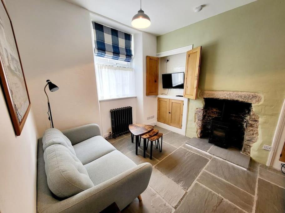 8 Duke Street - Launceston Cornwall エクステリア 写真